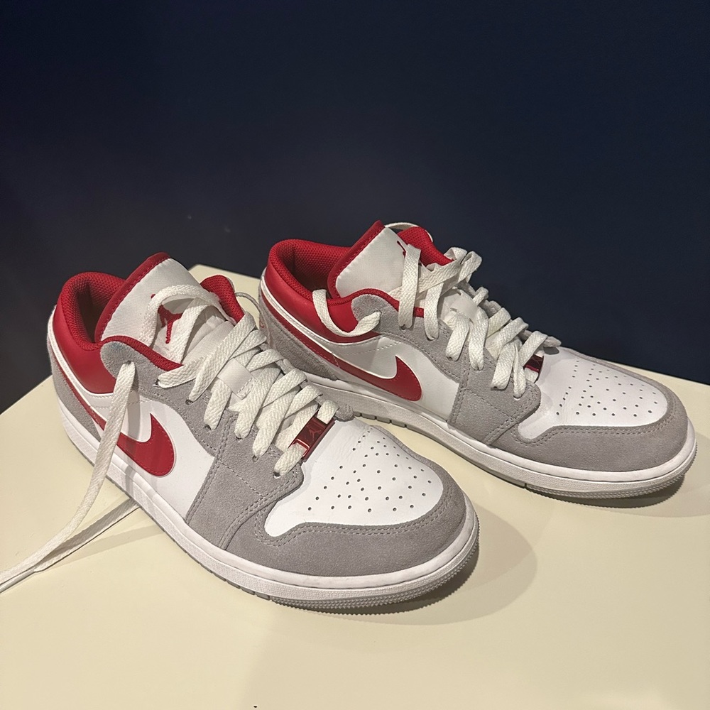 Size 9 - Jordan 1 Light Smoke Gray Gym Red 2021